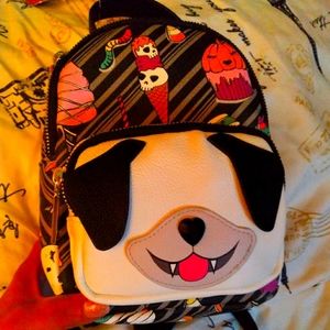 Kitsch Halloween Mini